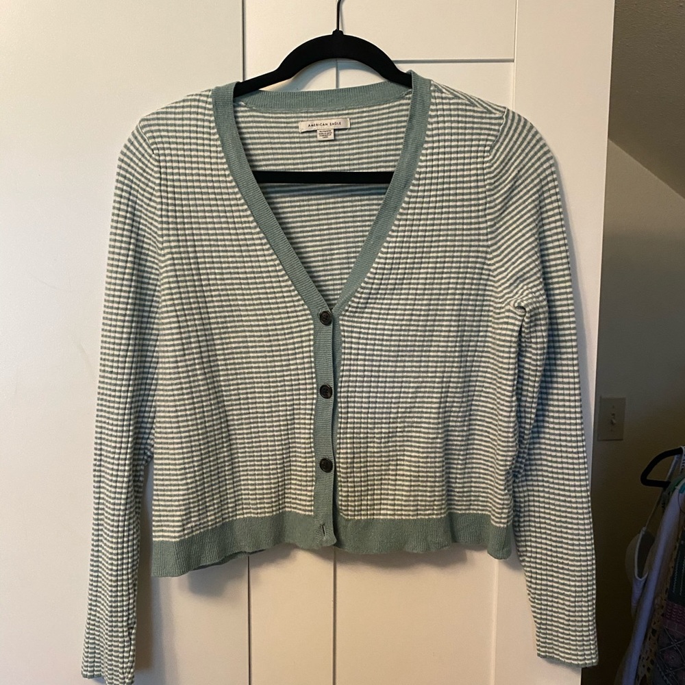 American eagle button up cardigan💙